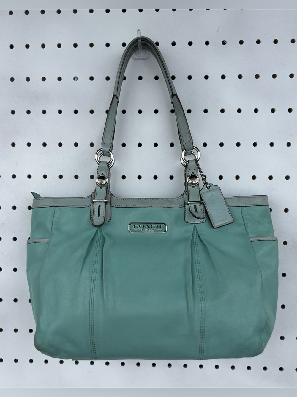 Coach Gallery Leather East West Tote F16565